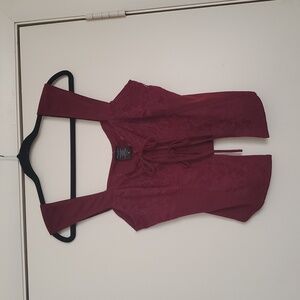 *NWT* Hot Topic's  Burgundy Lace-Up Trim Tie Front Split Women's Top